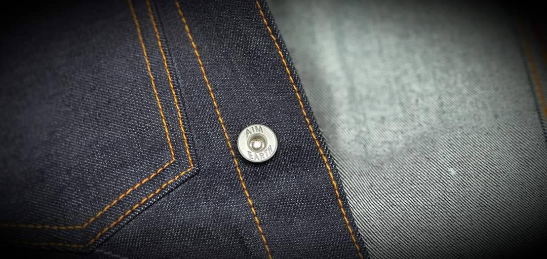 AIM EARTH JEANS รุ่นปักเอสายฟ้า